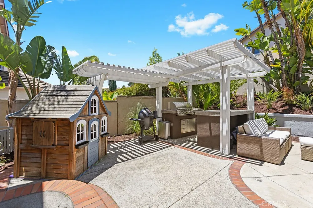 28581 Big Springs Lake Forest, CA 92679