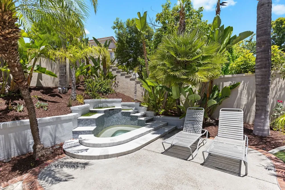 28581 Big Springs Lake Forest, CA 92679