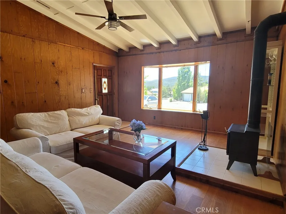 1004 Coldwater Frazier Park, CA 93225