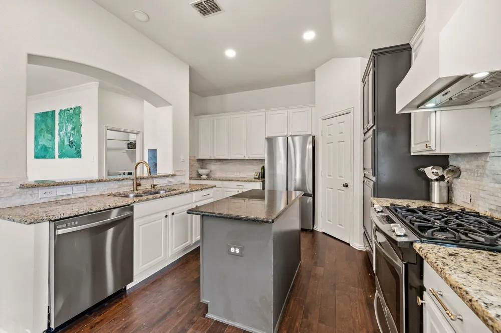 3513 Carlton Street Grapevine, TX 76092