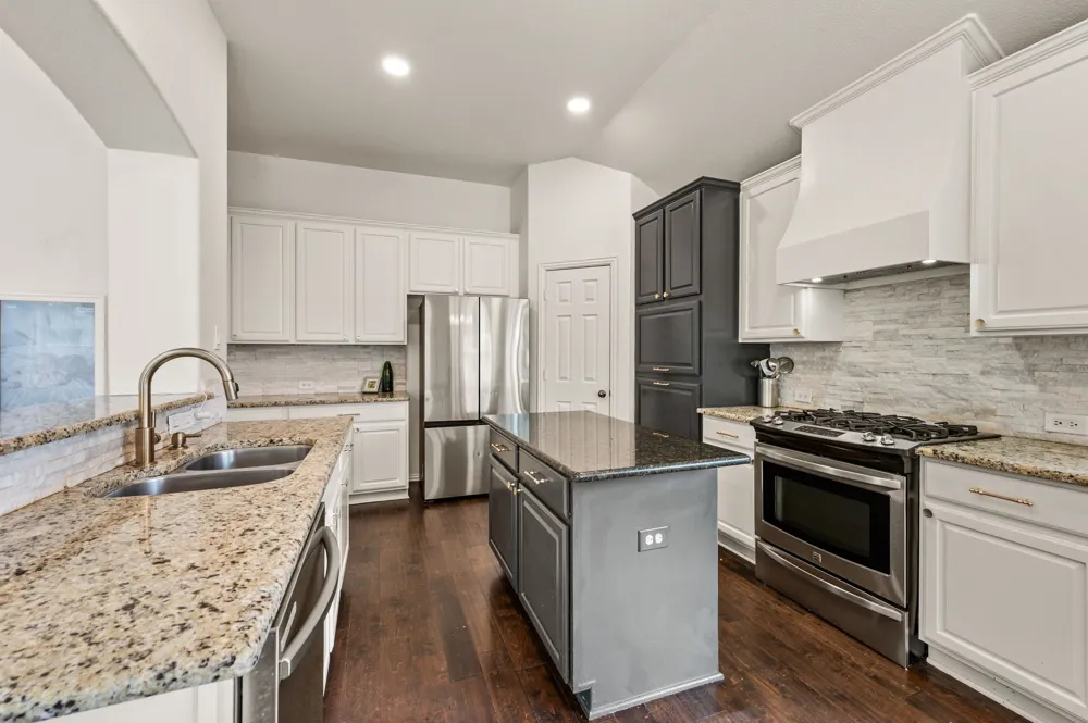 3513 Carlton Street Grapevine, TX 76092