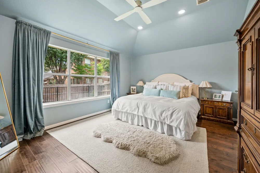 3513 Carlton Street Grapevine, TX 76092