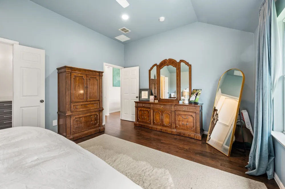 3513 Carlton Street Grapevine, TX 76092