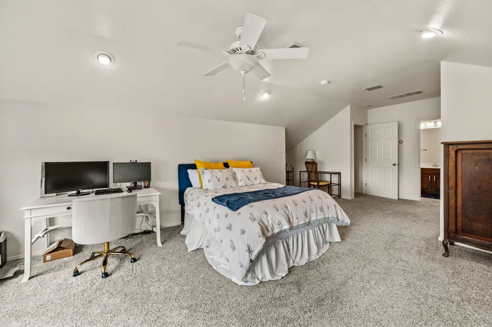 3513 Carlton Street Grapevine, TX 76092