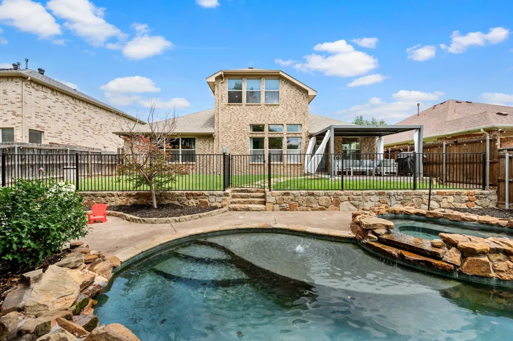3513 Carlton Street Grapevine, TX 76092