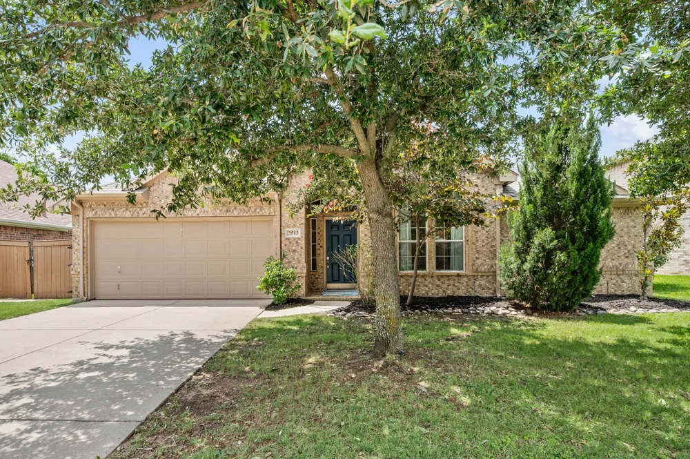 3513 Carlton Street Grapevine, TX 76092