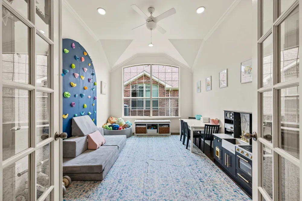 3513 Carlton Street Grapevine, TX 76092