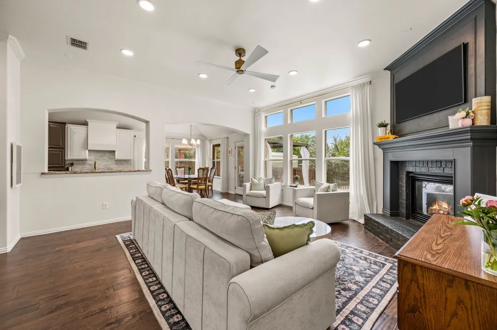 3513 Carlton Street Grapevine, TX 76092