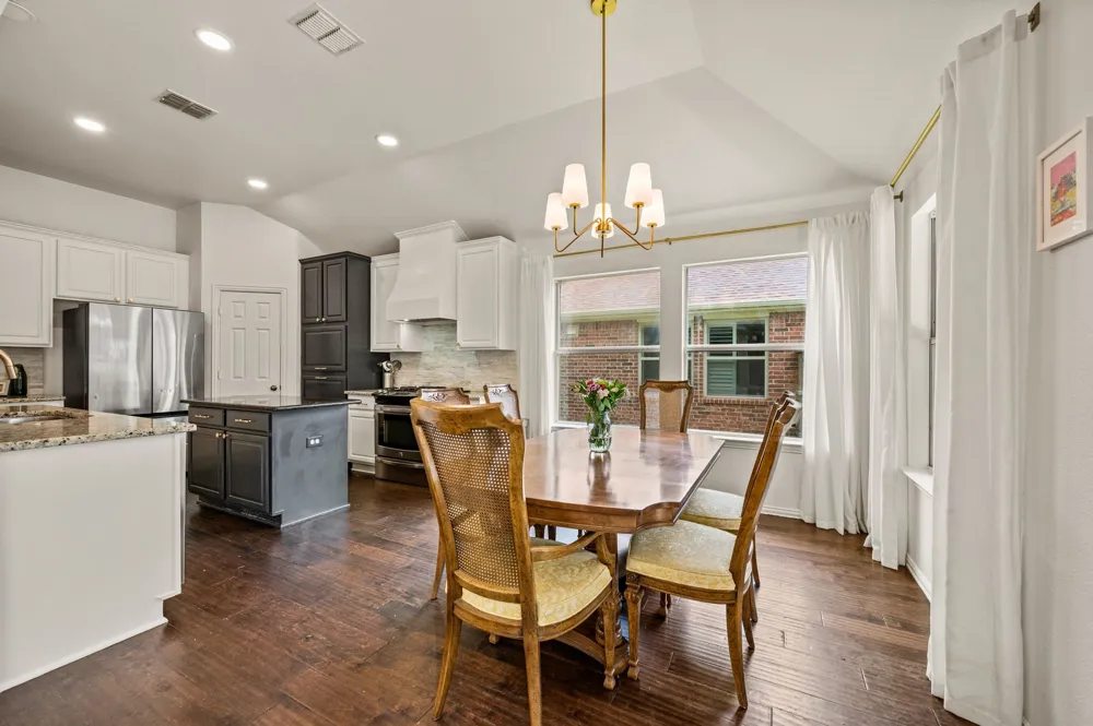 3513 Carlton Street Grapevine, TX 76092
