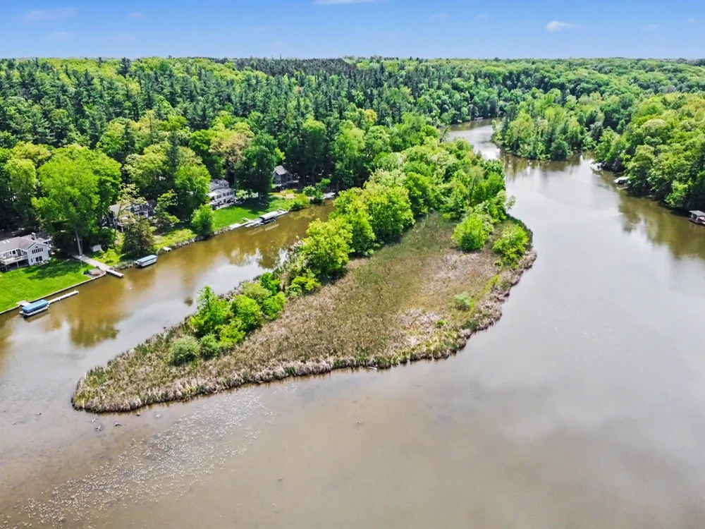 1843 Timber Trail Drive SE Ada, MI 49301
