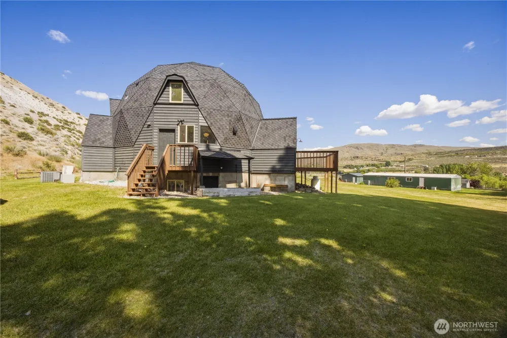 25505 C US Hwy 97 Pateros, WA 98846