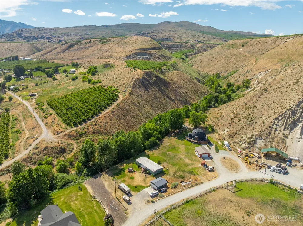 25505 C US Hwy 97 Pateros, WA 98846