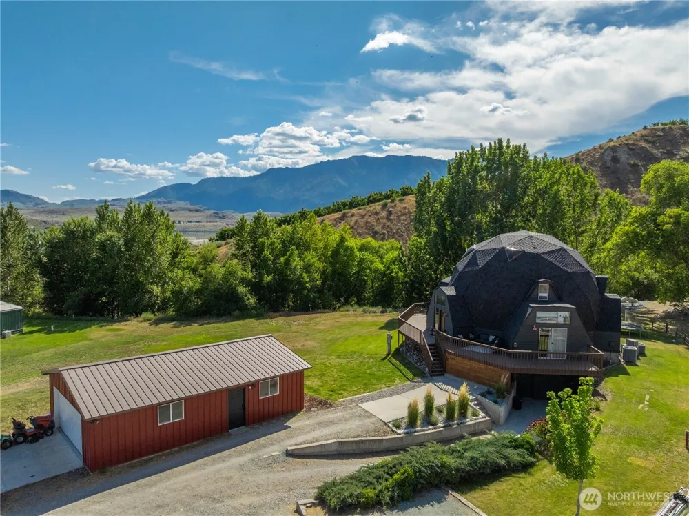 25505 C US Hwy 97 Pateros, WA 98846