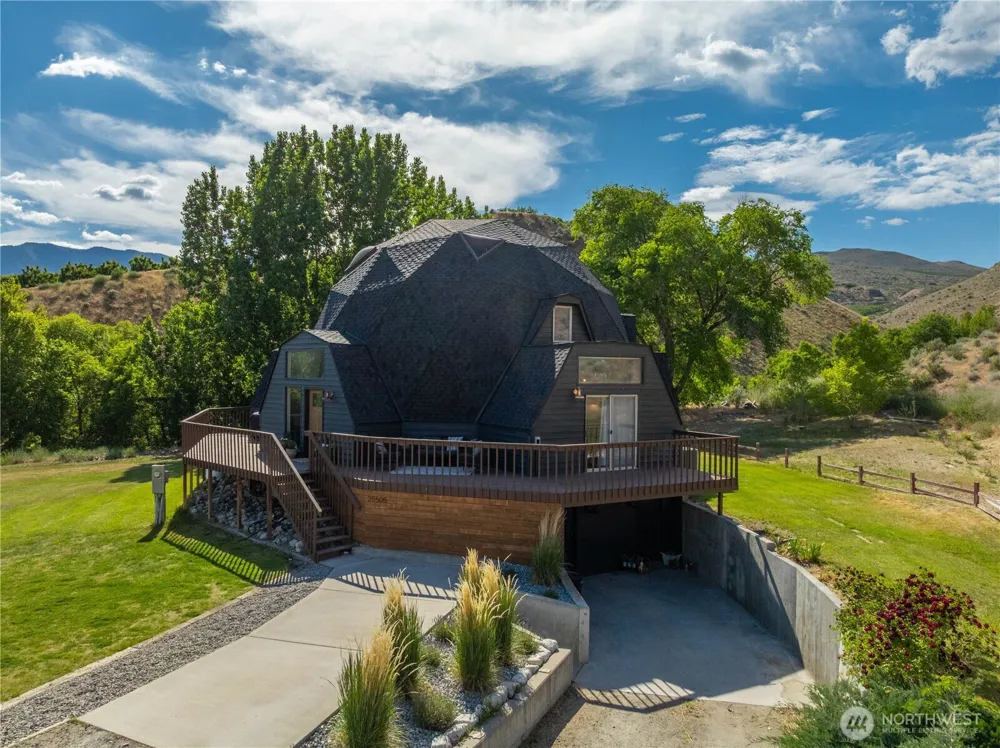 25505 C US Hwy 97 Pateros, WA 98846