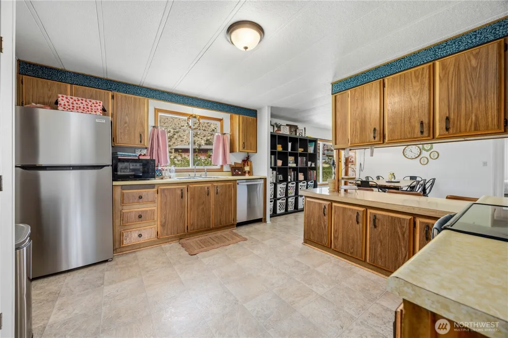 25505 C US Hwy 97 Pateros, WA 98846