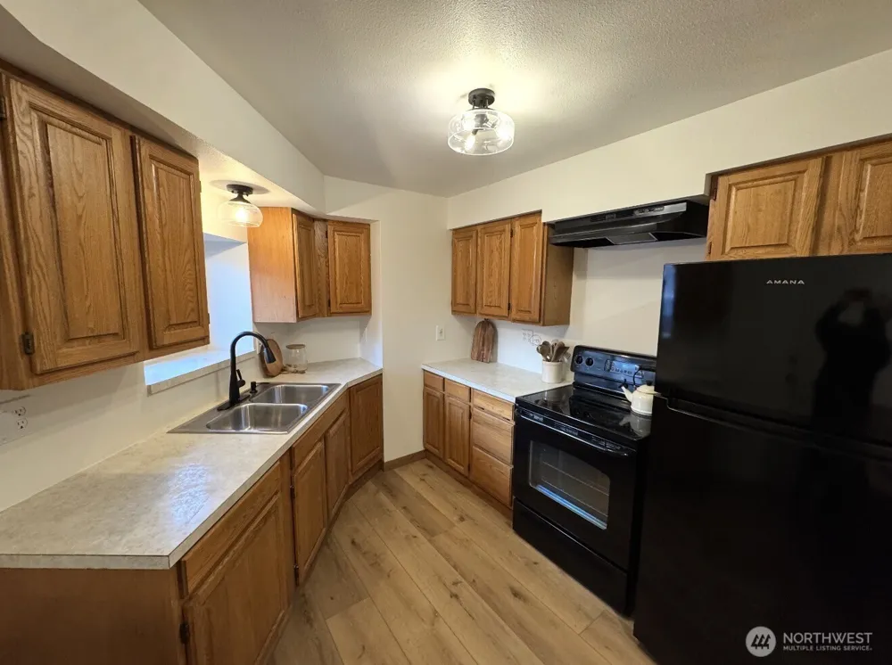 25505 C US Hwy 97 Pateros, WA 98846