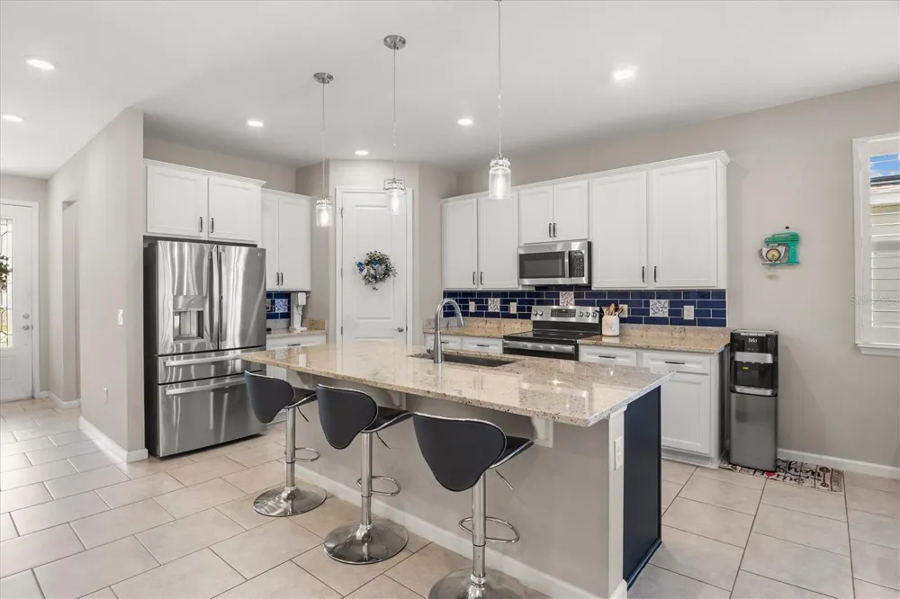 125 CRESTVIEW LANE Dundee, FL 33838