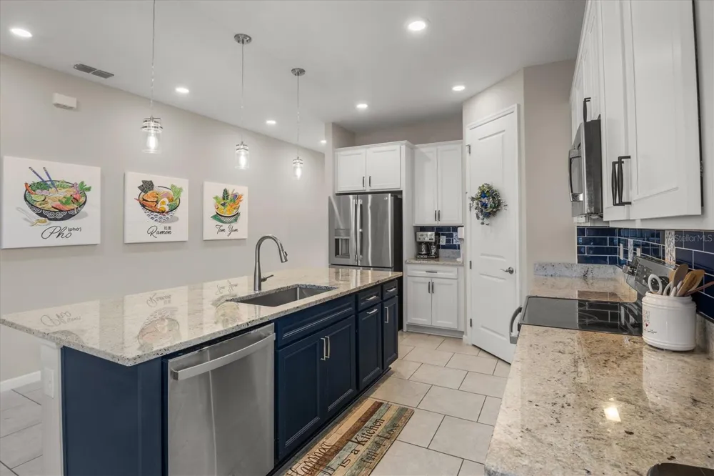 125 CRESTVIEW LANE Dundee, FL 33838