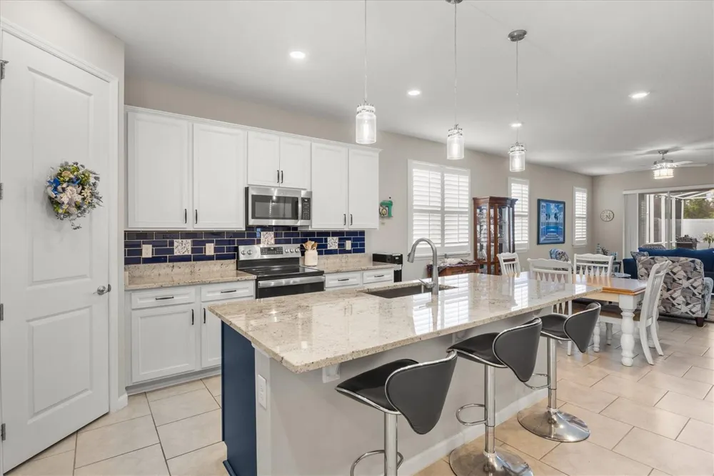 125 CRESTVIEW LANE Dundee, FL 33838