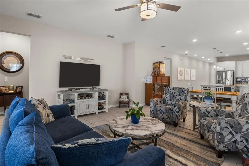 125 CRESTVIEW LANE Dundee, FL 33838
