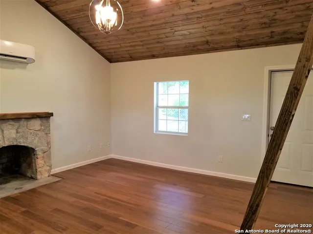 17803 HILLTOP DR Helotes, TX 78023