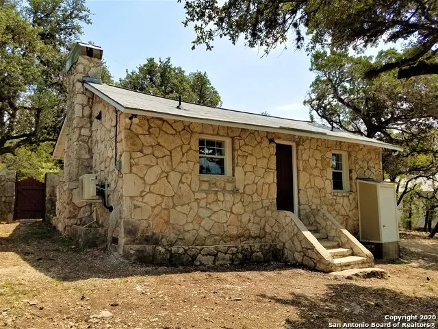 17803 HILLTOP DR Helotes, TX 78023