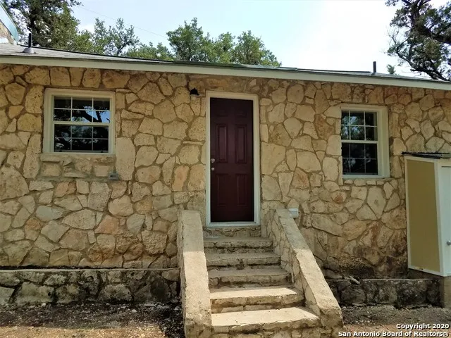 17803 HILLTOP DR Helotes, TX 78023