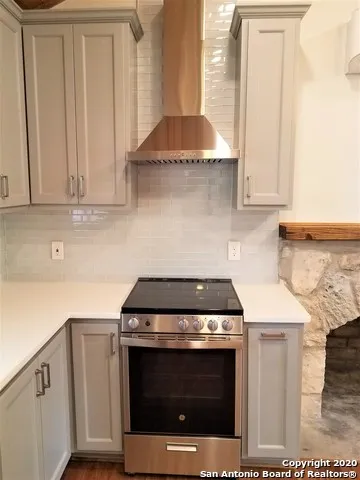 17803 HILLTOP DR Helotes, TX 78023