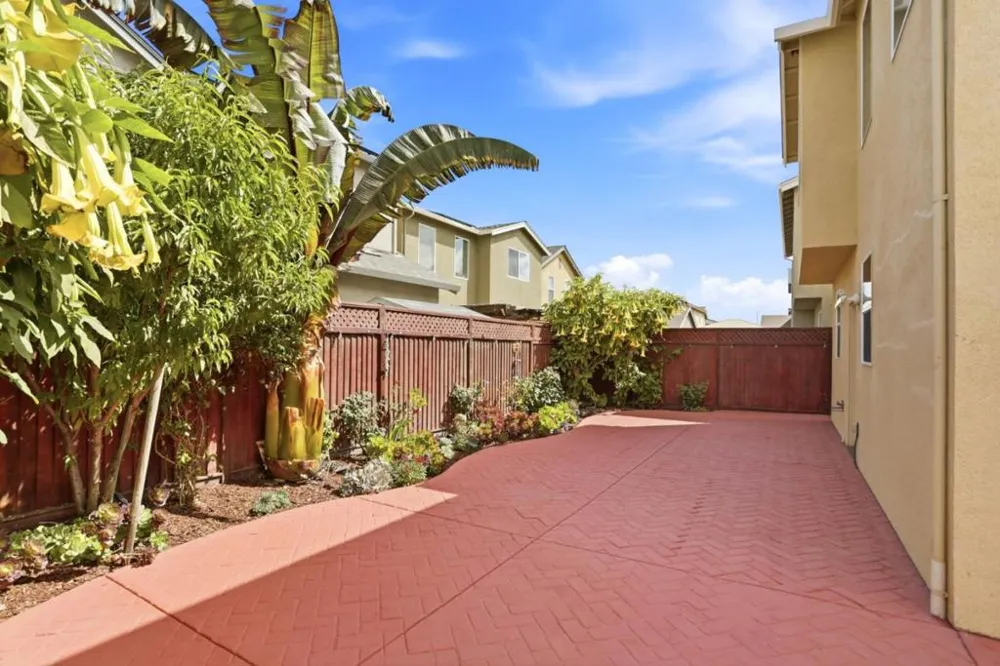 1280 Elm Avenue Greenfield, CA 93927