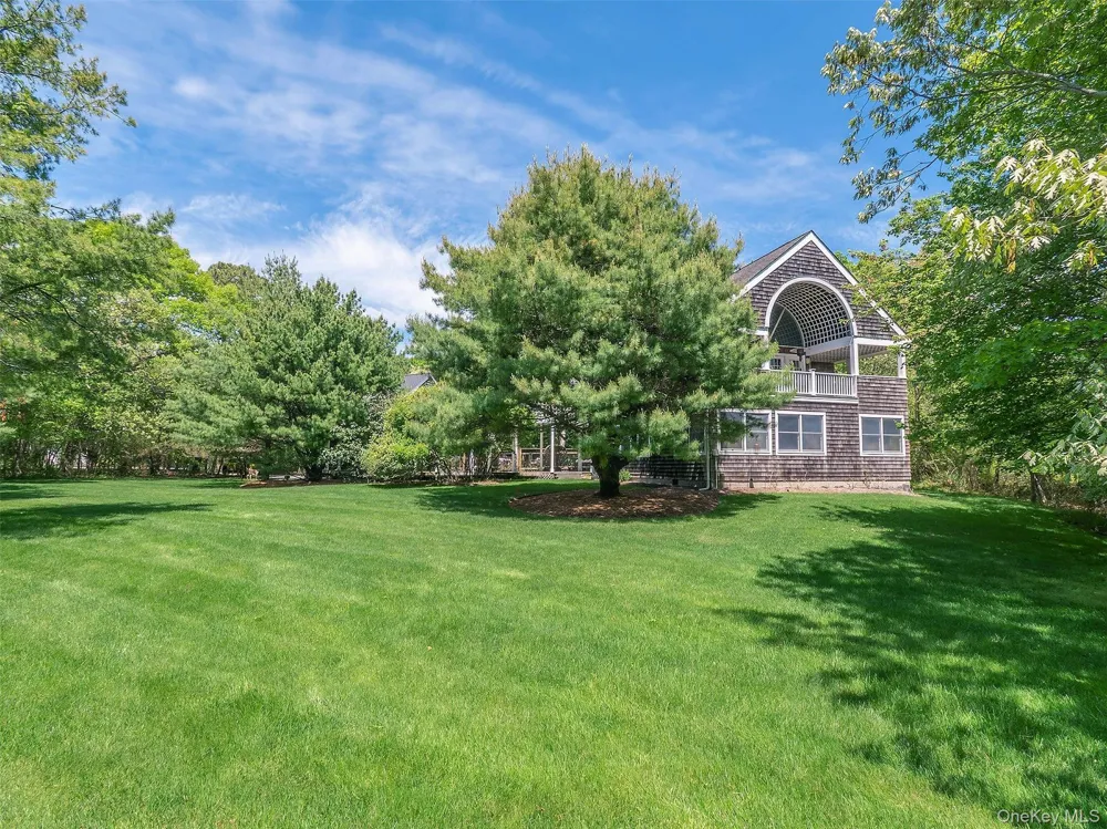 135 Old Meeting House Road Westhampton Beach, NY 11978
