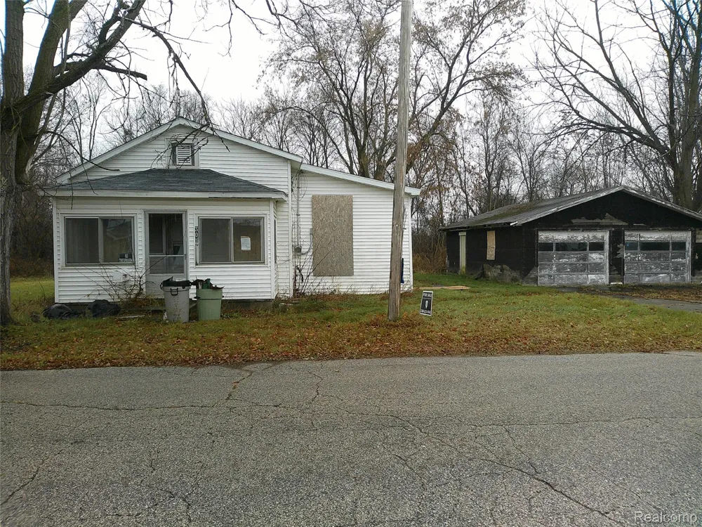 301 Chesaning Street St Charles Village, MI 48655