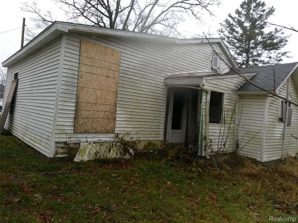 301 Chesaning Street St Charles Village, MI 48655