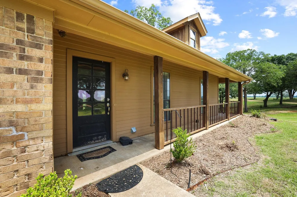 3893 Fm 906 E Powderly, TX 75473