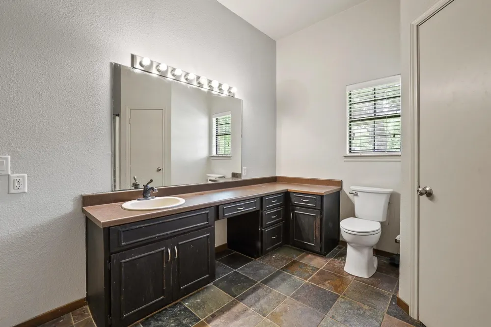 3893 Fm 906 E Powderly, TX 75473
