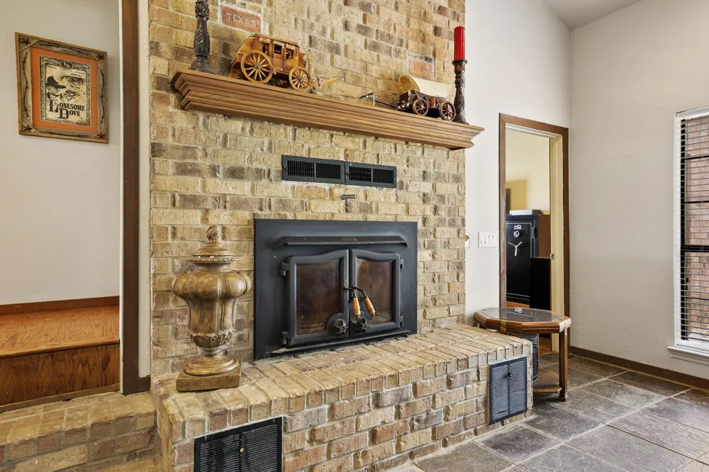 3893 Fm 906 E Powderly, TX 75473