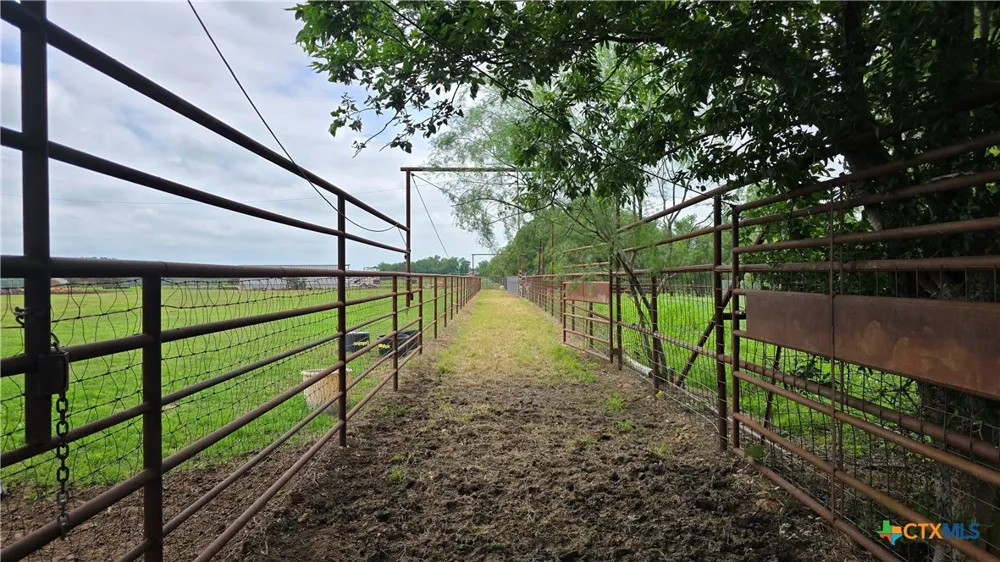 19706 Mclean Cemetery Road Rogers, TX 76569