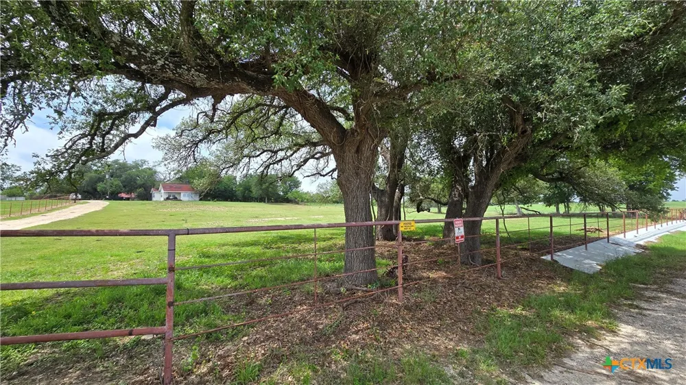 19706 Mclean Cemetery Road Rogers, TX 76569