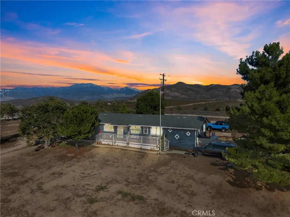 33945 Red Mountain Hemet, CA 92544