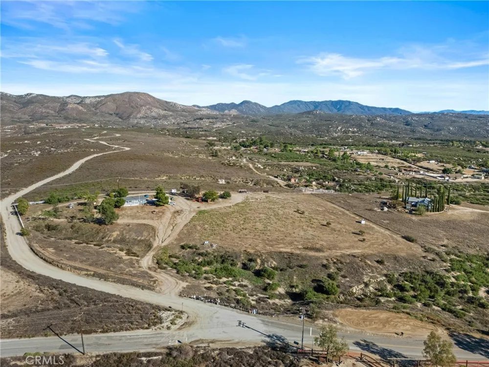 33945 Red Mountain Hemet, CA 92544