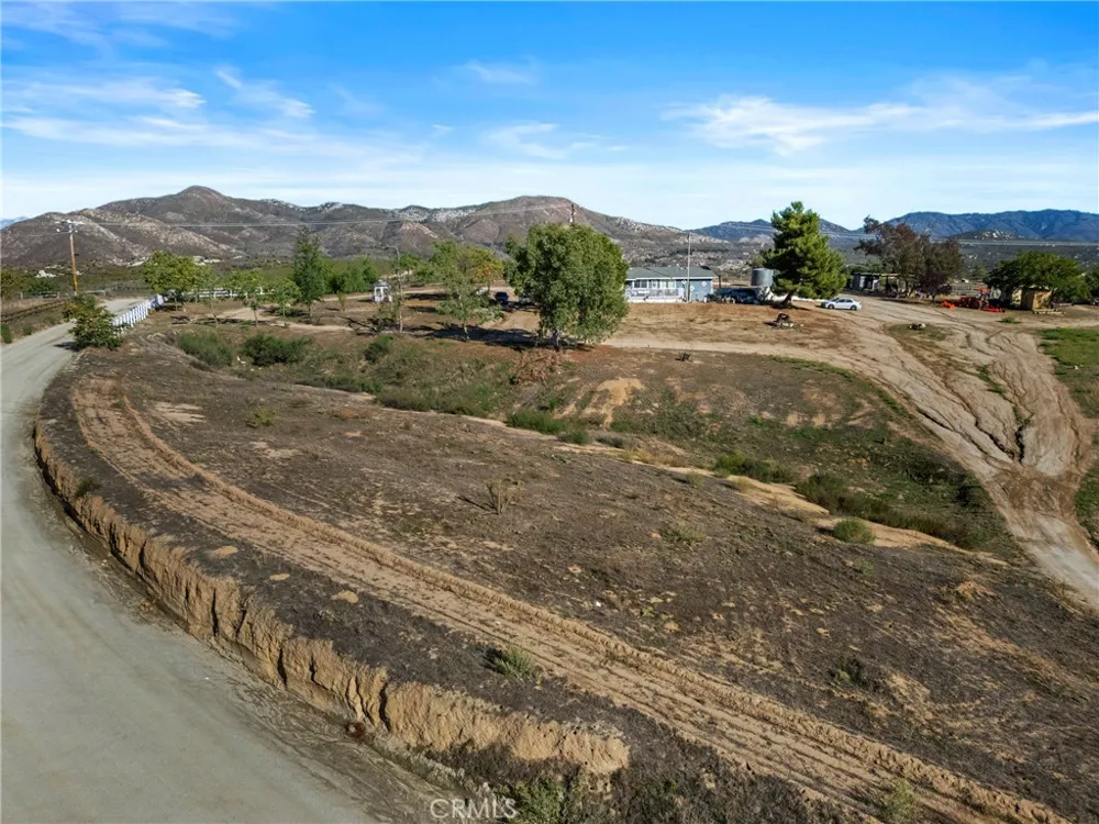 33945 Red Mountain Hemet, CA 92544