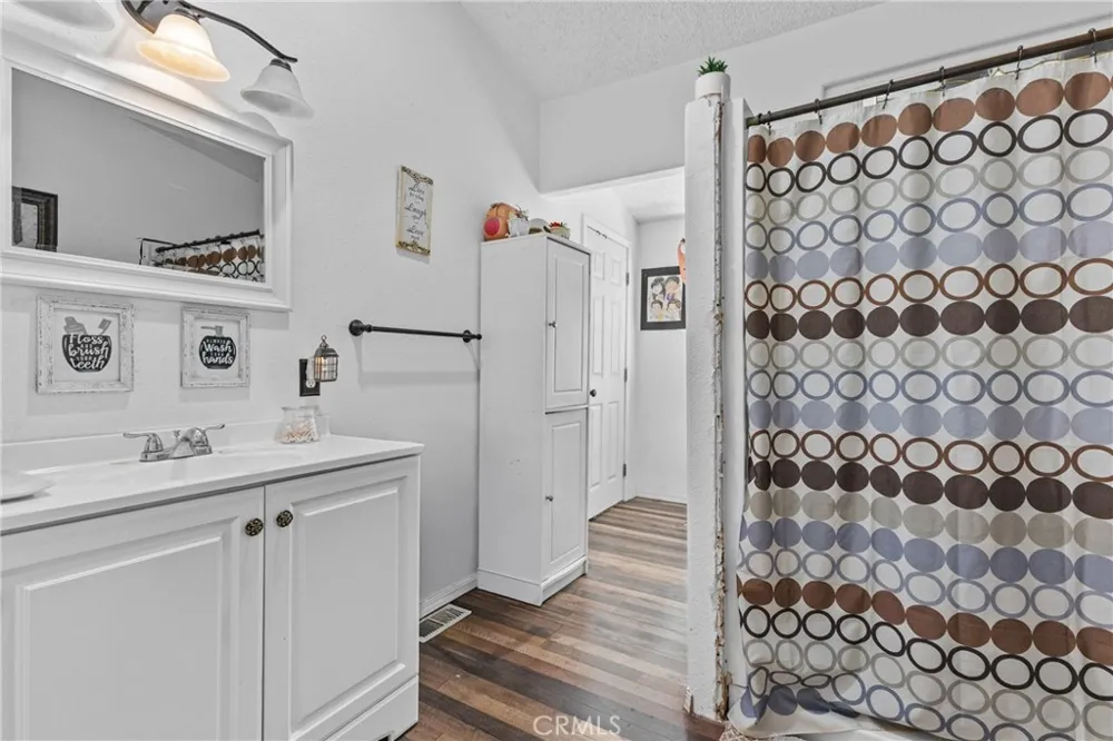 33945 Red Mountain Hemet, CA 92544