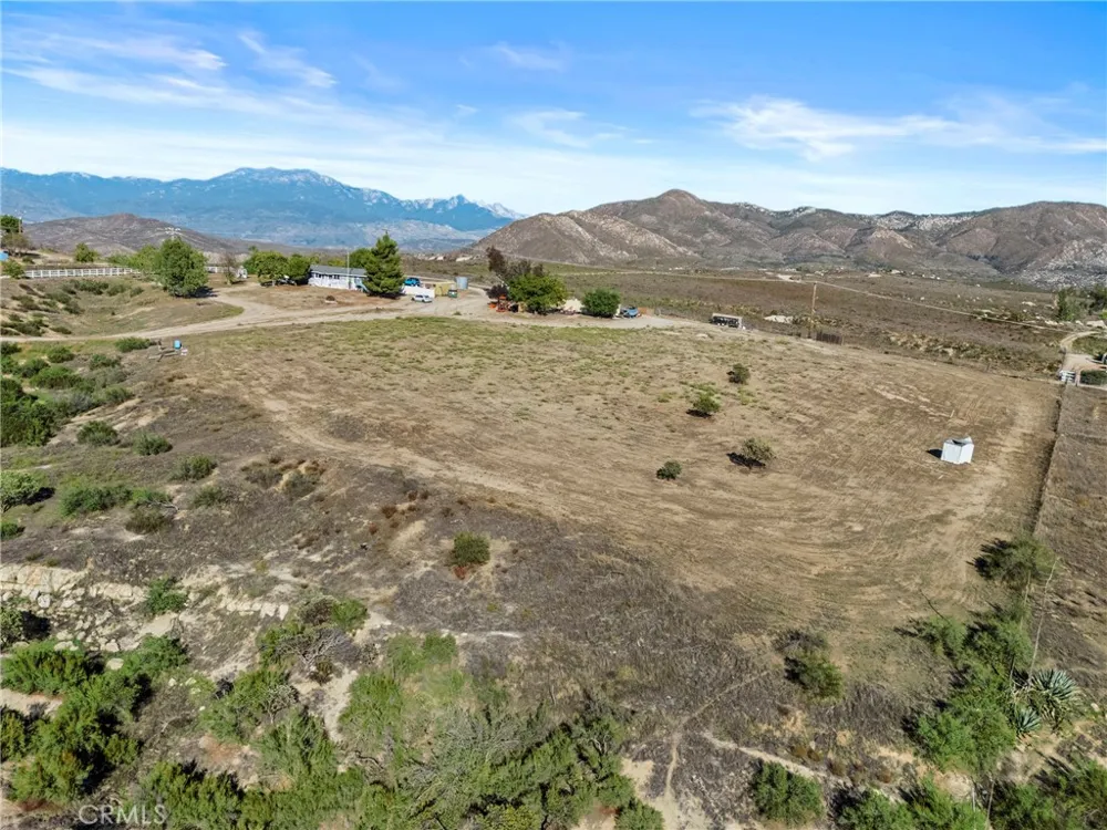 33945 Red Mountain Hemet, CA 92544