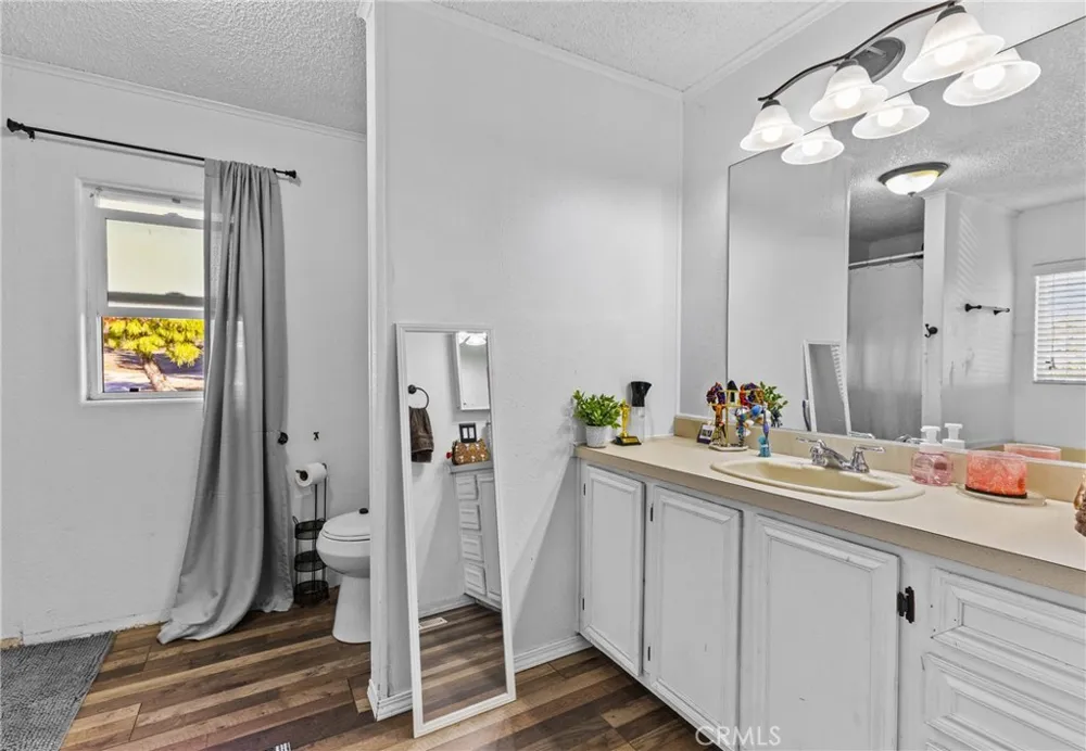 33945 Red Mountain Hemet, CA 92544