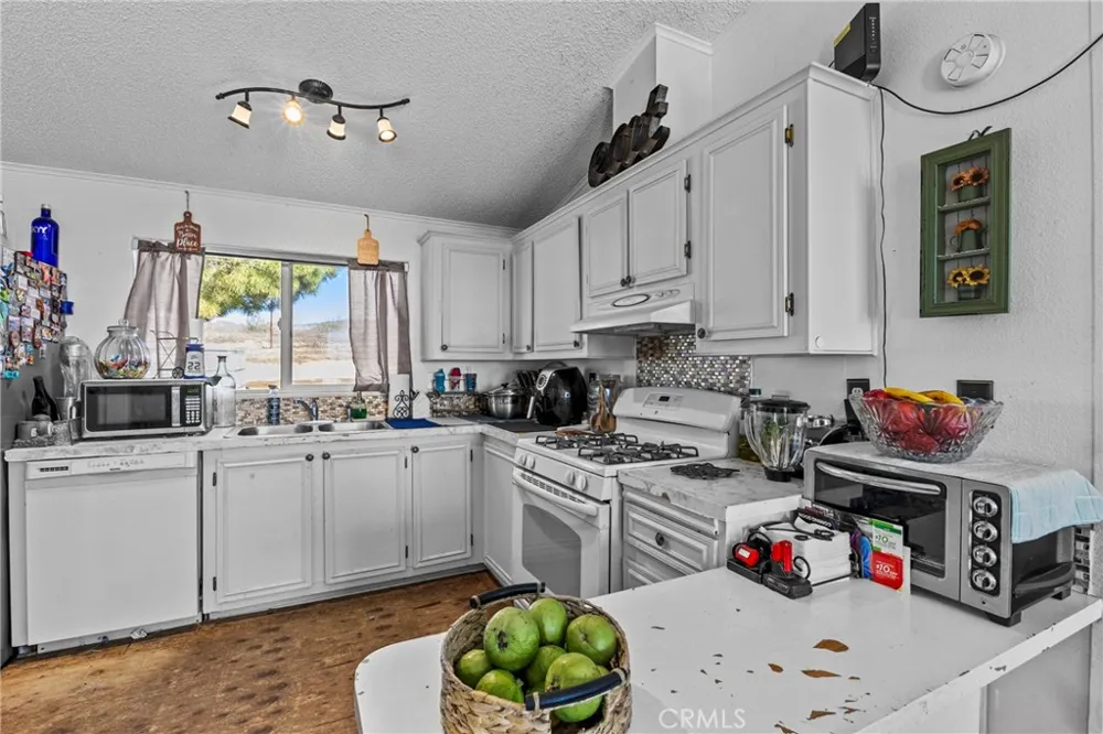 33945 Red Mountain Hemet, CA 92544