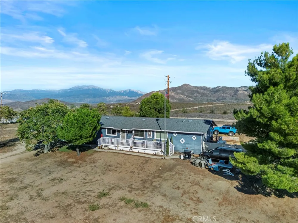 33945 Red Mountain Hemet, CA 92544