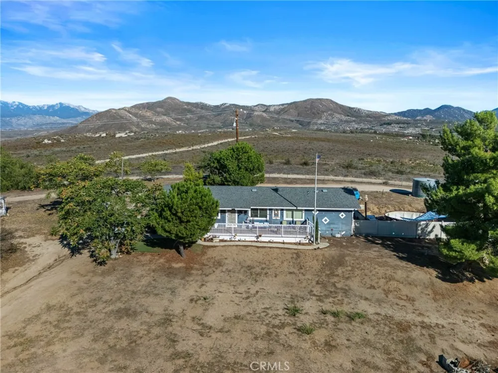 33945 Red Mountain Hemet, CA 92544