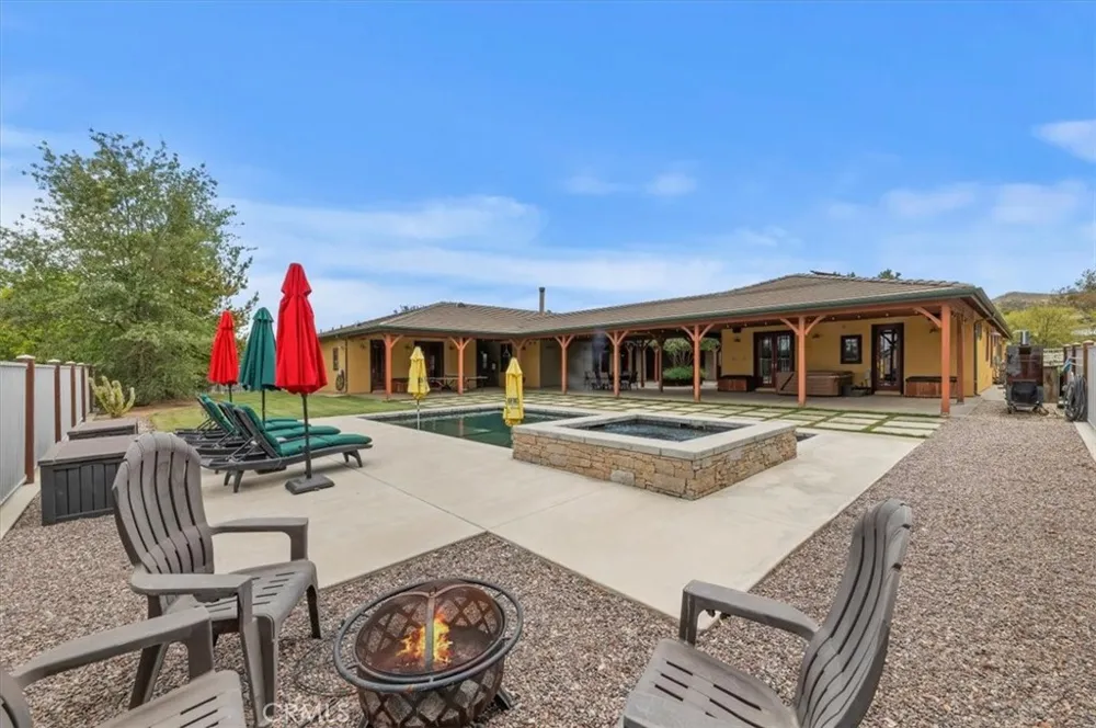 16420 Rocky Glen Road Lake Mathews, CA 92570