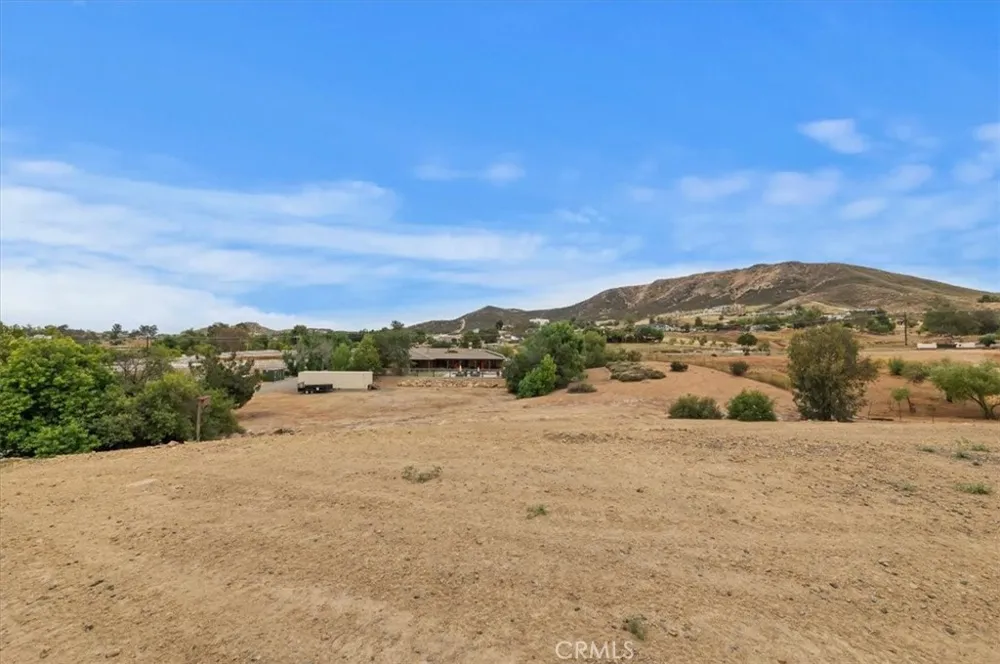 16420 Rocky Glen Road Lake Mathews, CA 92570