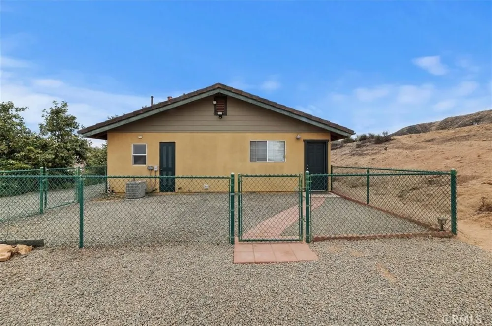16420 Rocky Glen Road Lake Mathews, CA 92570