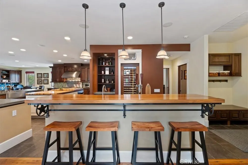 16420 Rocky Glen Road Lake Mathews, CA 92570
